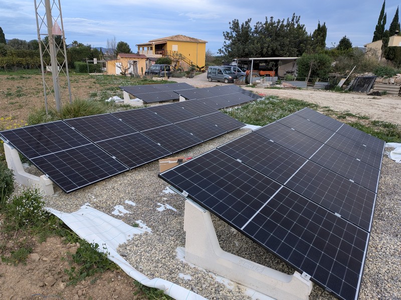 Panneaux Jinko Solar et onduleur Deye avec secours à Alcúdia - Photo 3